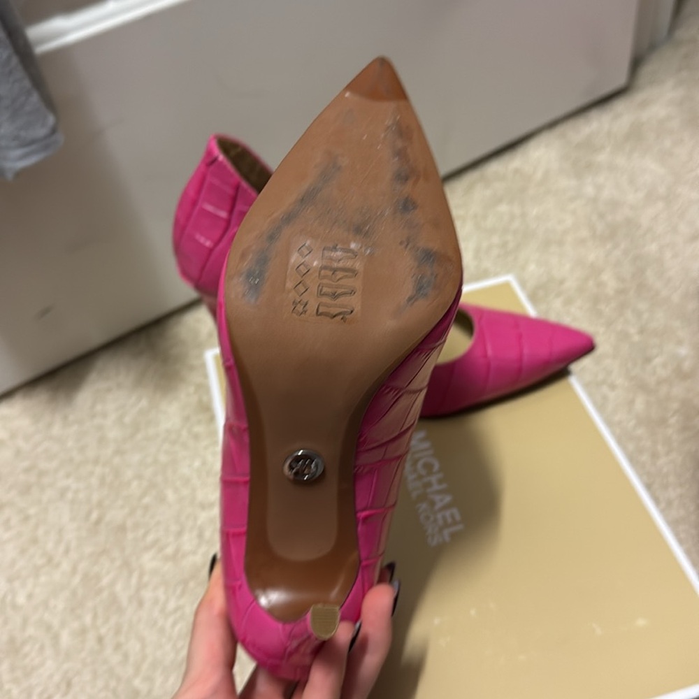 Hot pink pumps - Picture 3 of 3